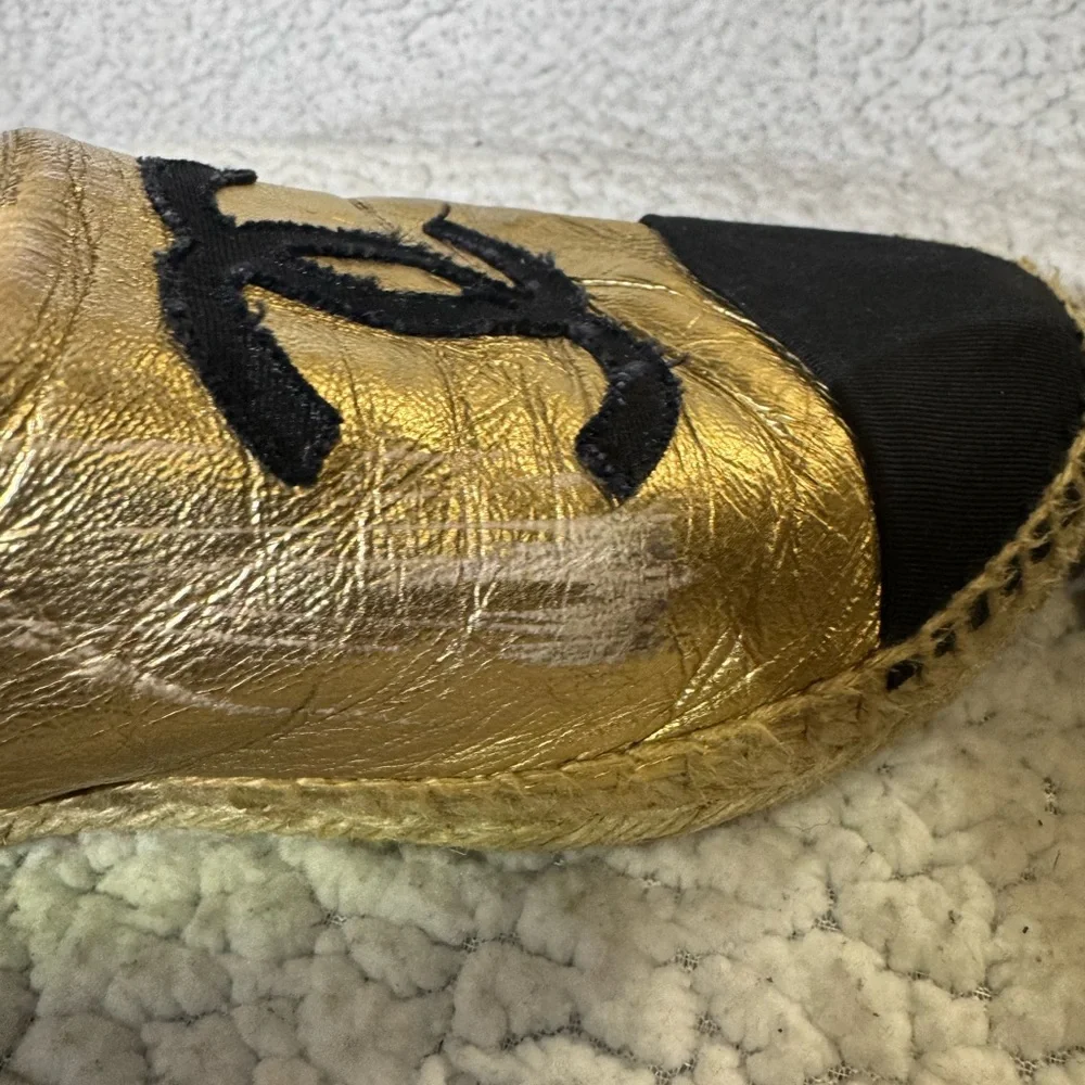 CHANEL Metallic Gold & Black Espadrilles – Size 38 - Picture 6 of 16
